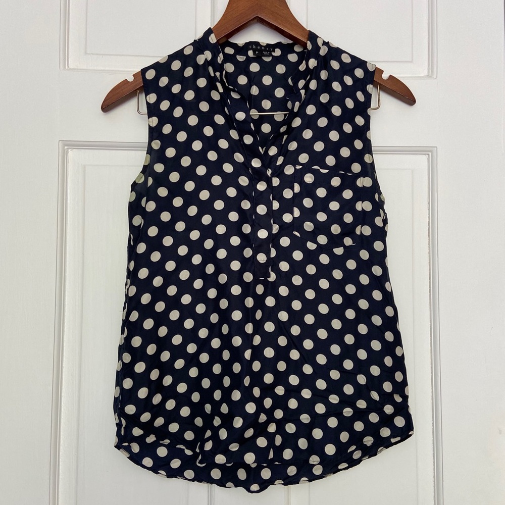 🎉HP🎉NWOT Theory Polka Dot Sleeveless Silk Top